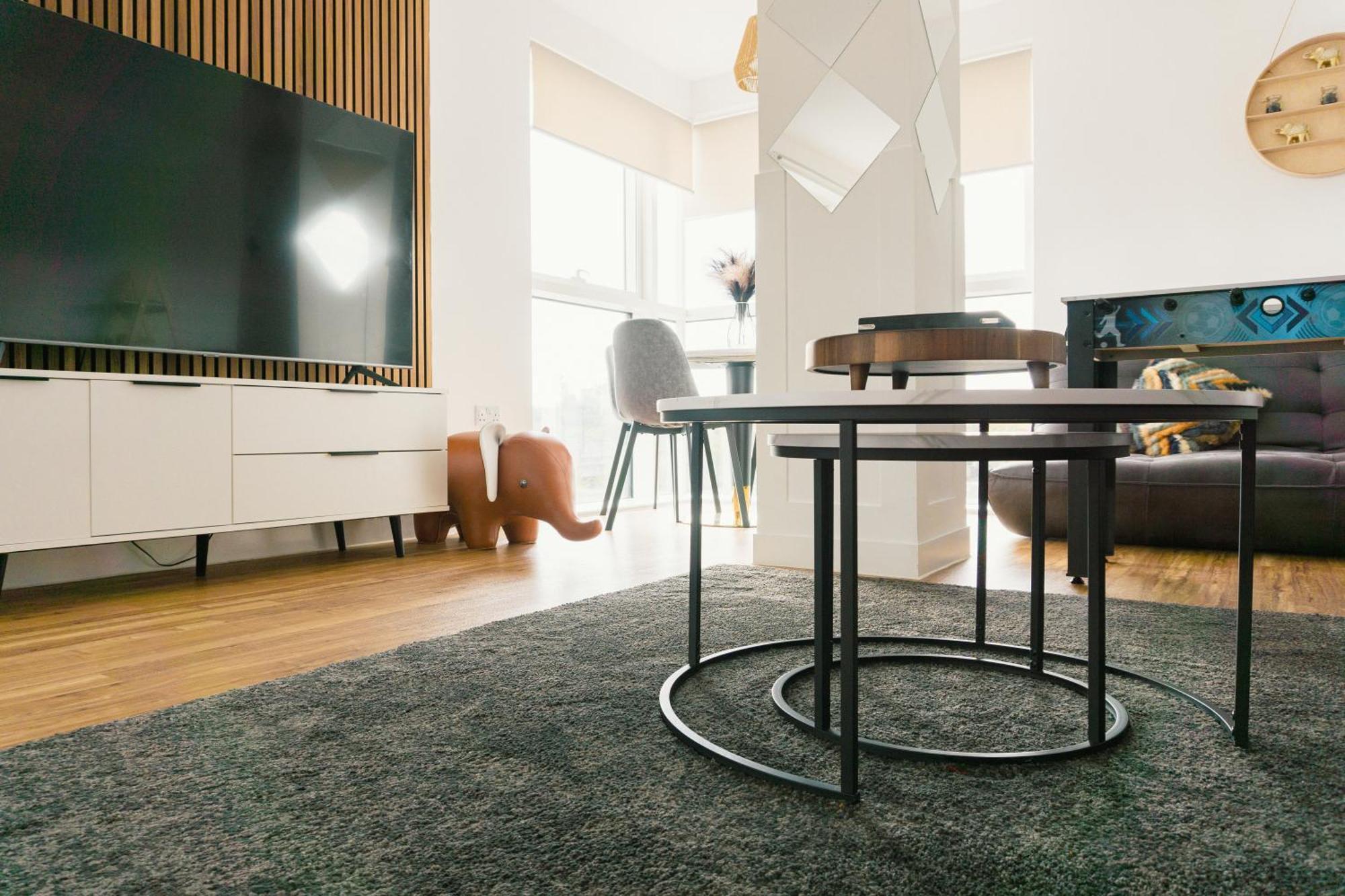 Manchester'S Luxurious 2-Bed Haven With Balcony - Canal Views & Proximity To Manchester United Extérieur photo