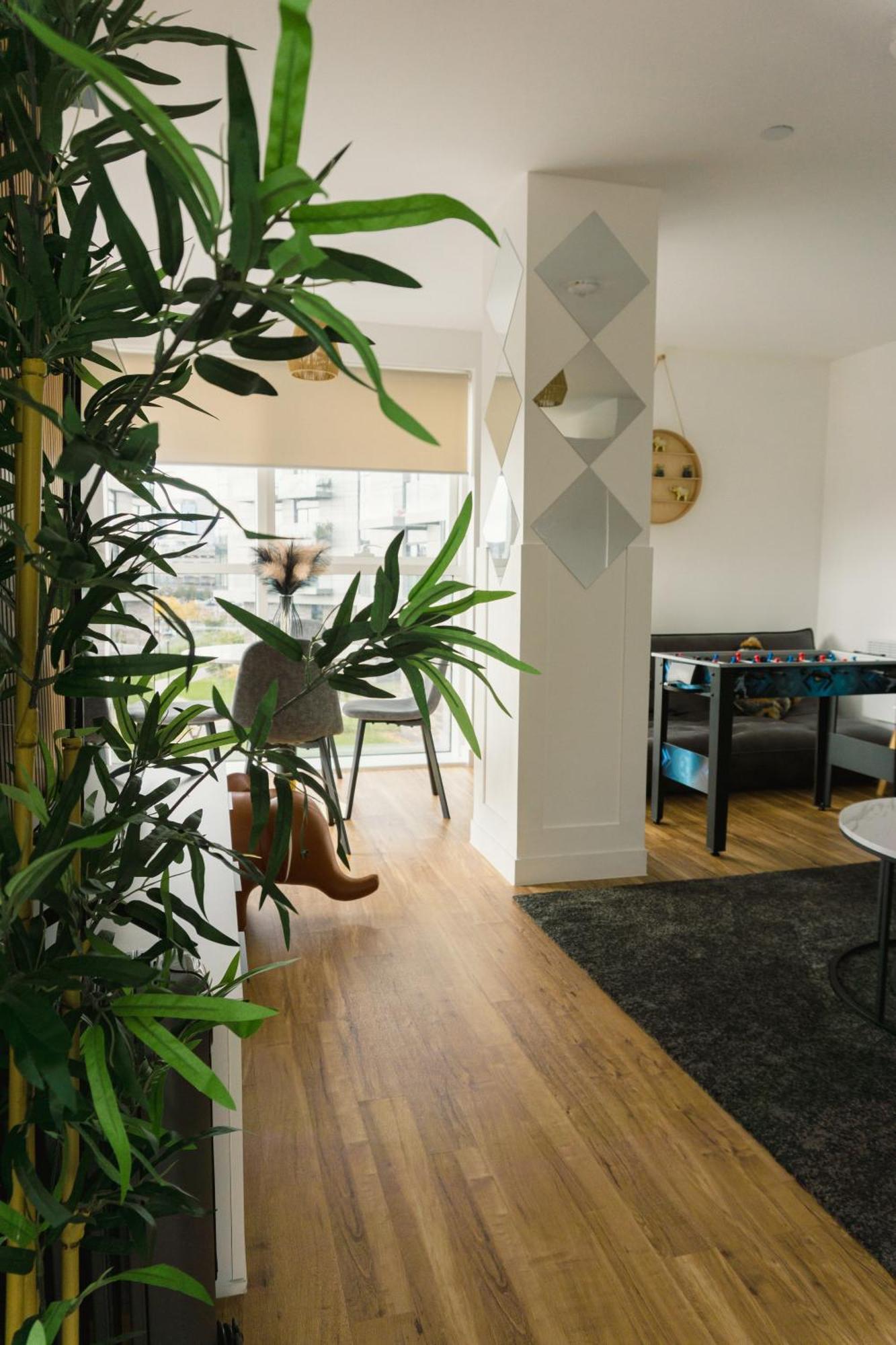Manchester'S Luxurious 2-Bed Haven With Balcony - Canal Views & Proximity To Manchester United Extérieur photo