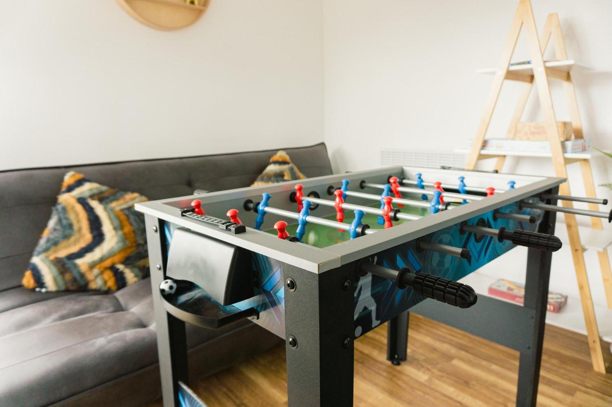 Manchester'S Luxurious 2-Bed Haven With Balcony - Canal Views & Proximity To Manchester United Extérieur photo